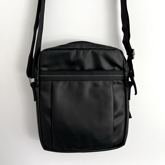 Bench - Shoulder Crossbody Bag - Picture 1 of 6